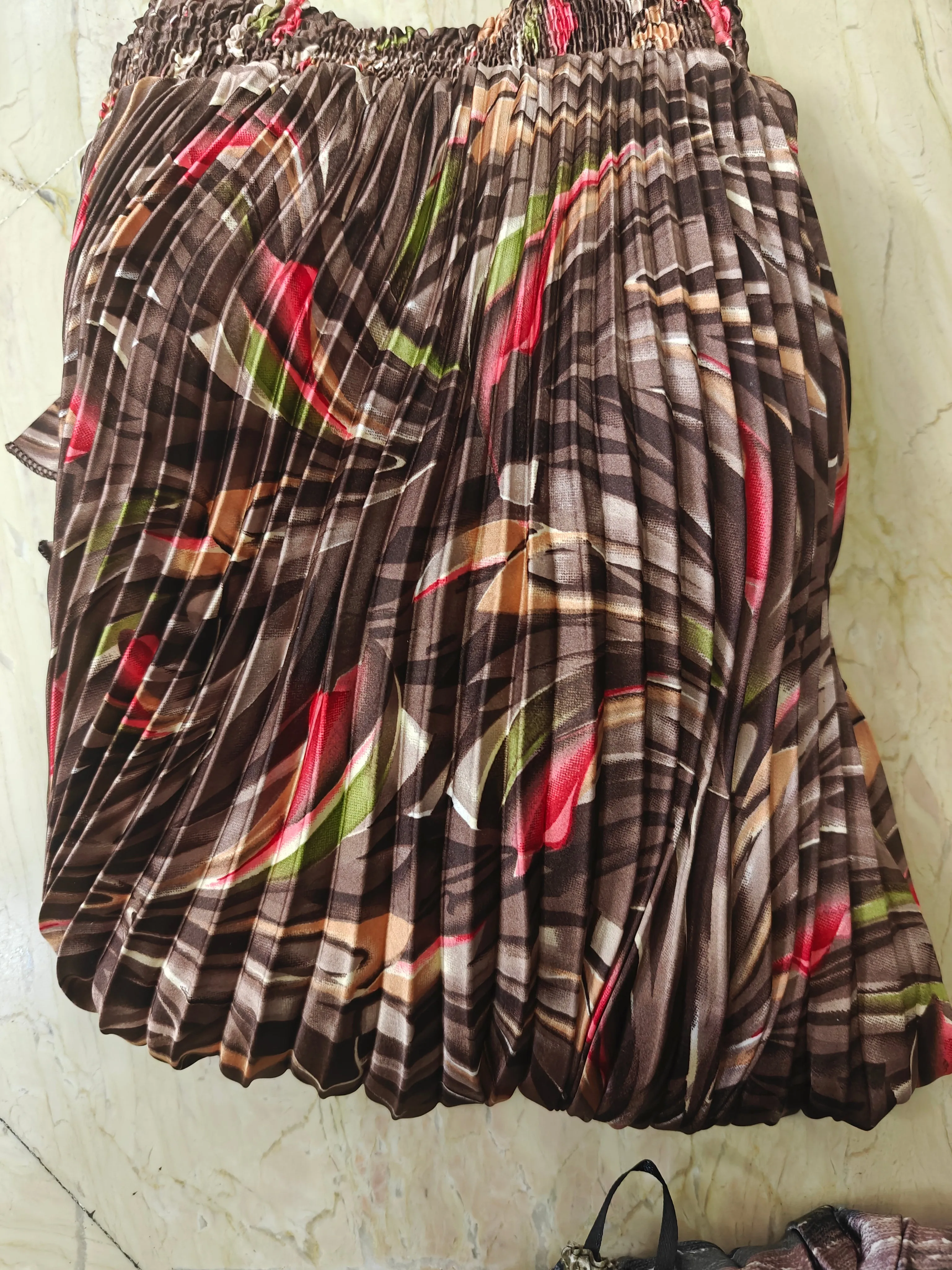 Satin Pleated Printed skirt